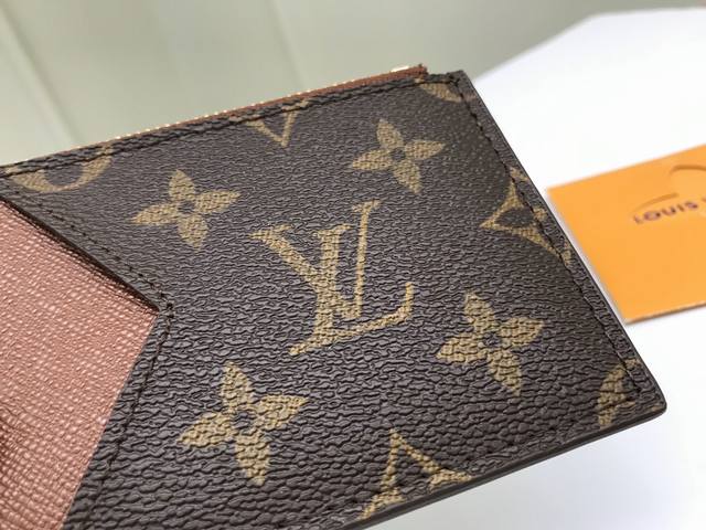Factory P price top original M64038 This coin and card holder is made of Damier
