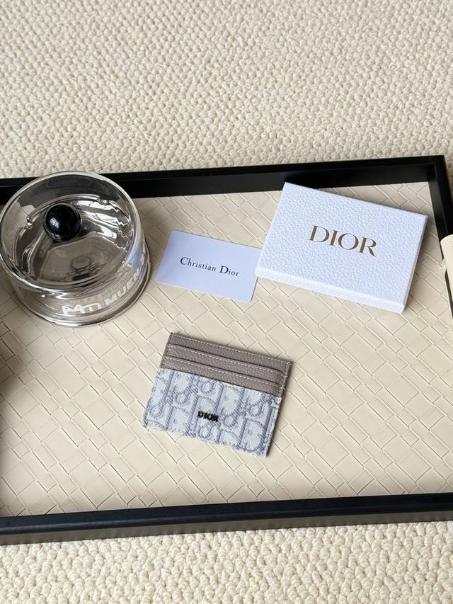 Dior card holder with old flower material, elegant and exquisite, made of cowhi
