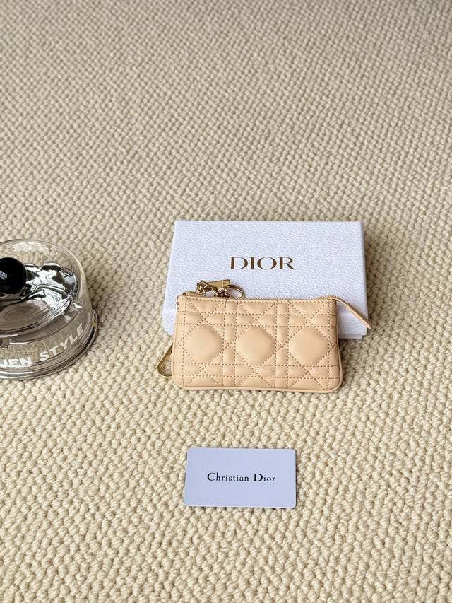 Lambskin makes a zippered coin purse key bag Small, cute and mini Mini Size: 14