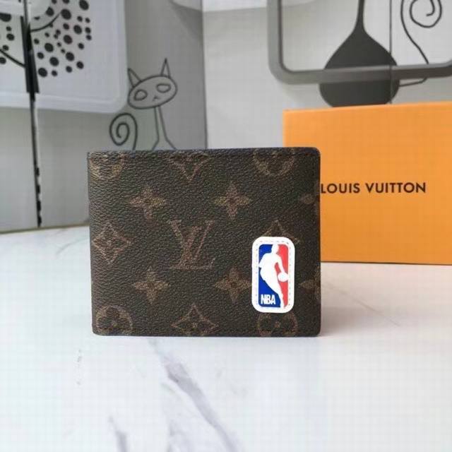 Mm80105Multiple wallet, L Multiple wallet from Louis Vuitton and NBA joint capsu