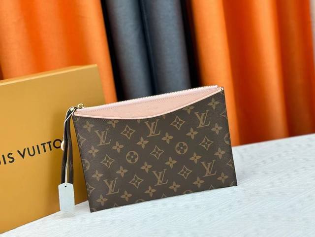 M60910, real object photography This handbag is exquisitely crafted. The Pallas