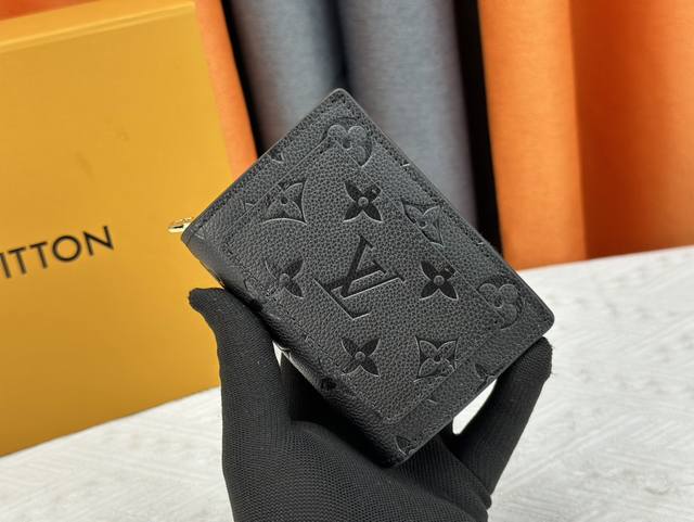 Lv Top replica M80152 This Cl