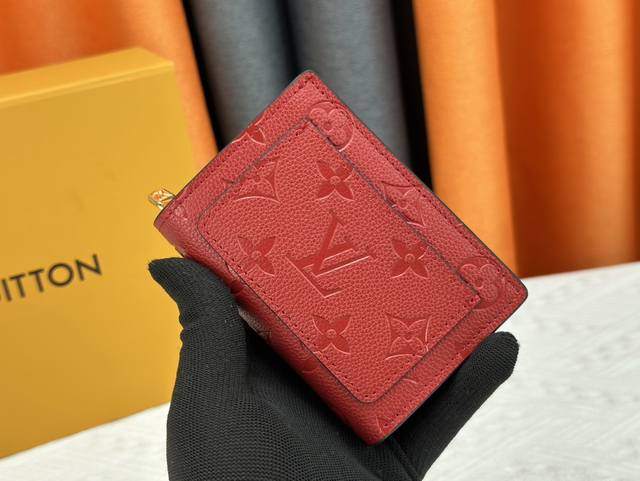 Lv Top replica M80152 This Cl