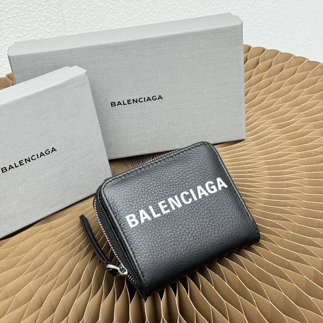 Balenciaga Cash Papier Mini Wallet Dimensions: L11.5 x H9 x W3 cm Grained calfsk