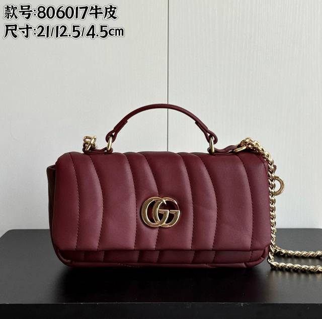 Real shot# Model number: 806017 Full cowhide Size: 21X height 12.5X side width 4