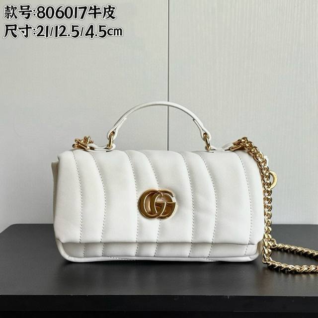 Real shot# Model number: 806017 Full cowhide Size: 21X height 12.5X side width 4