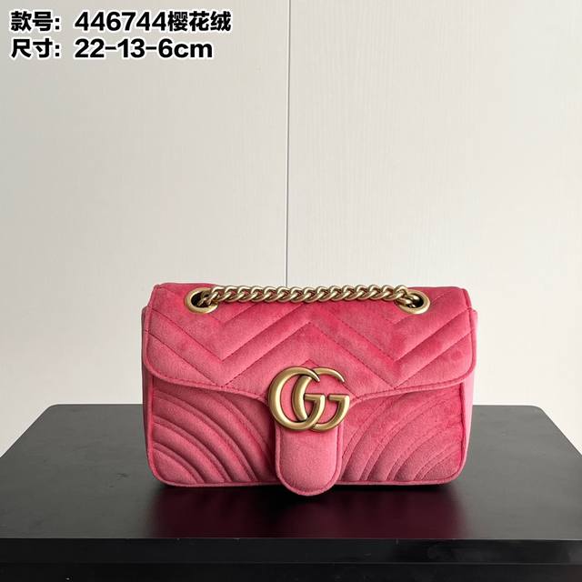 Upgraded version real shot# Small Style number: 446744 Velvet Size: 22-13-6Cm Gg