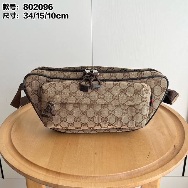 Real shot# Model number: 802096 Size: 34 15 10Cm I really like this new crossbod