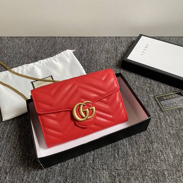 Real shot# Model: 474575 Cowhide Size: 20X 13X 6Cm Gg Marmont Woc series mini ch