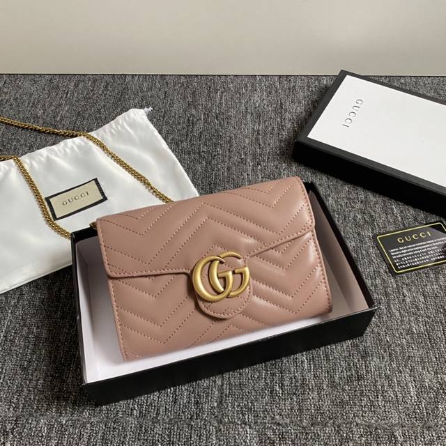 Real shot# Model: 474575 Cowhide Size: 20X 13X 6Cm Gg Marmont Woc series mini ch