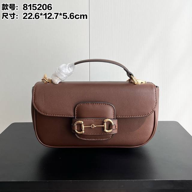 Real shot# Model number: 815206 Size: 22.6X12.7X5.6Cm The new Horsebit1955 serie