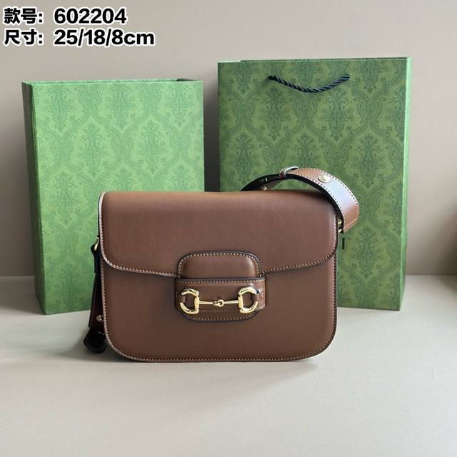 Real shot# Model number: 60 4 brown leather Size: 25X18X8Cm The classic 1955 ser