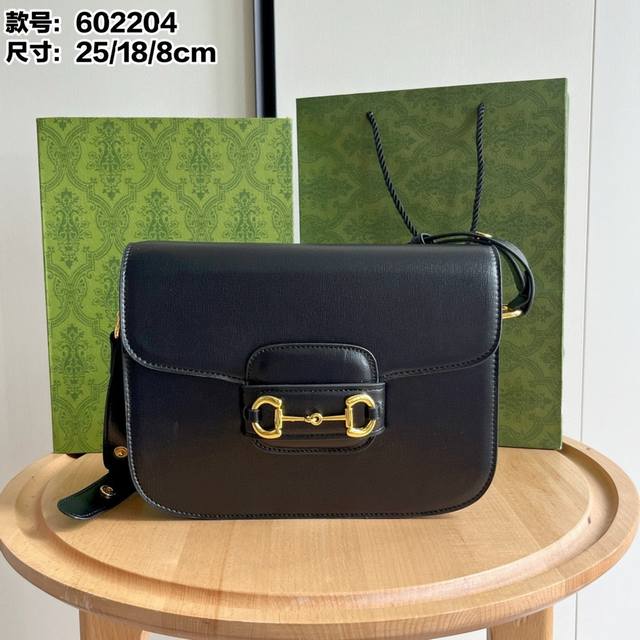 Real shot# Model number: 60 4 black leather Size: 25X18X8Cm The classic 1955 ser