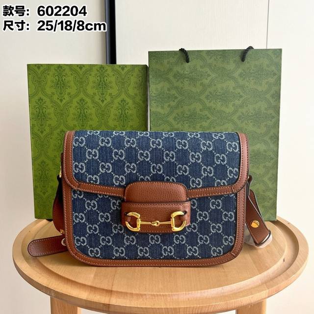 Real shot# Model number: 60 4 denim blue Size: 25X18X8Cm The classic 1955 series