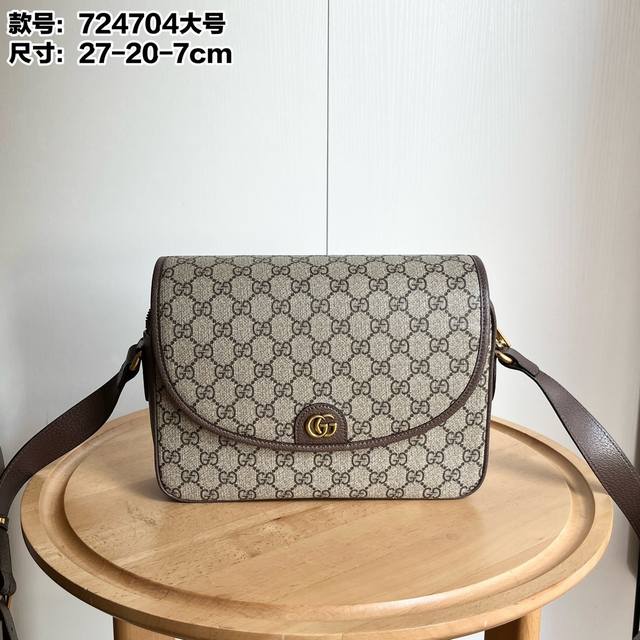 Real shot# Model: 724704 Size: 27X20X7Cm The Ophidia series mini Gg shoulder bag