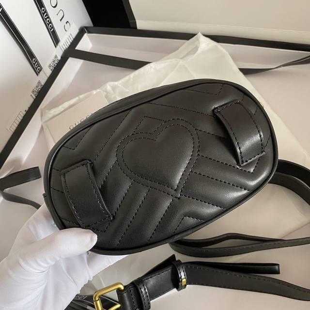 Real shot# Model: 476434 Black Size: 18*11*5 Gg Marmont round waist bag. A new g