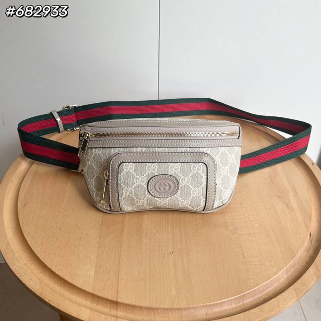 Real shot# Model number: 682933 Oatmeal Size: 24*13*5Cm. mini handbag, the mini