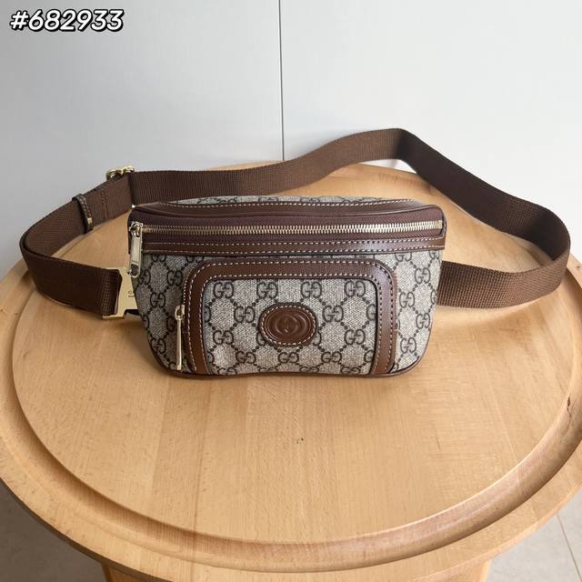 Real shot# Model number: 682933 Brown Size: 24*13*5Cm. mini handbag, the mini ba
