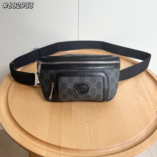 Real shot# Model number: 682933 Black Size: 24*13*5Cm. mini handbag, the mini ba