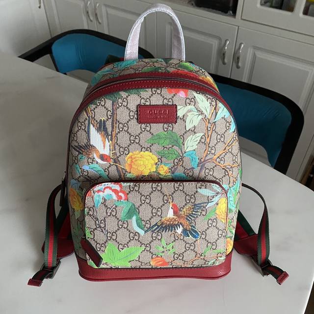Real shot# Model number: 4 42 Size: 23.33.14 Classic and timeless backpack There