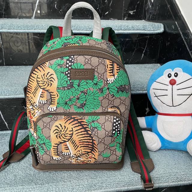 Real shot# Model number: 4 42 Size: 23.33.14 Classic and timeless backpack There