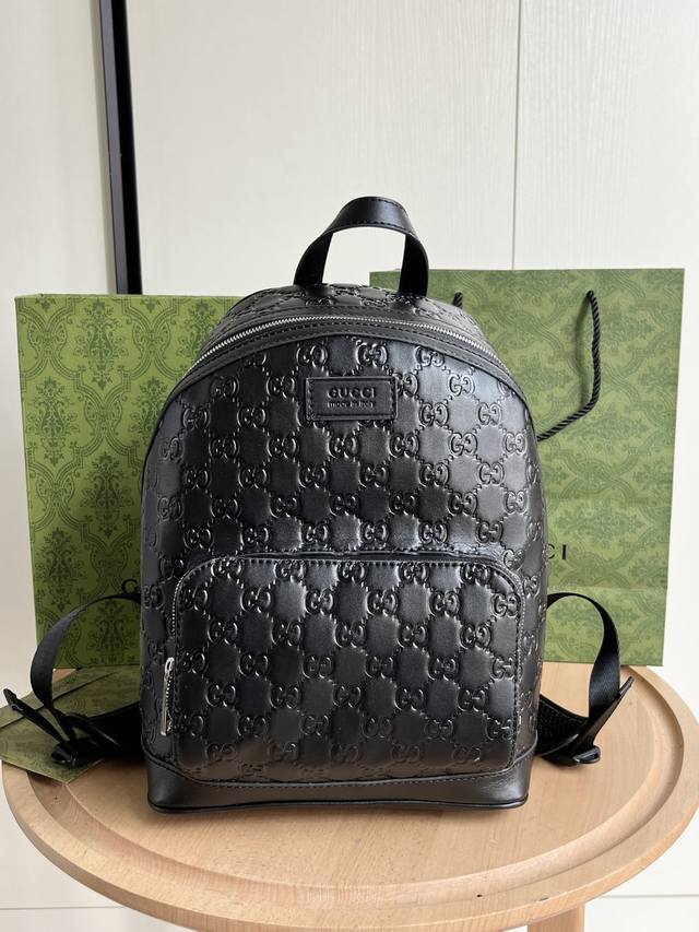 Real shot# Model number: 4 42 embossed Size: 253211 Classic and timeless backpac