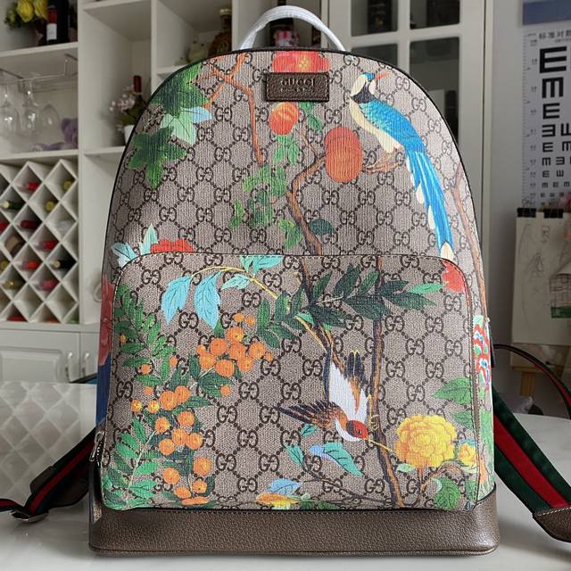 Real shot# Model number: 4 27 Size: 33.43.15 Classic and timeless backpack There