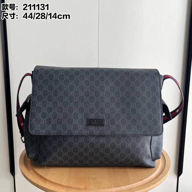 Real shot# Model: 211131 Black Size: 44
