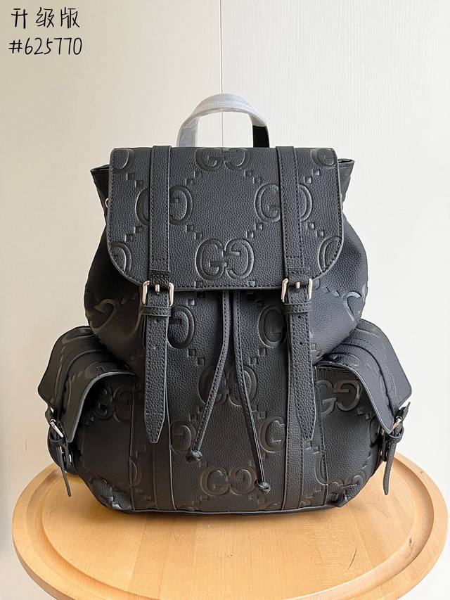 Real Shot# Style No.: 625770 Dimensions: 34X41X12Cm Known for its soft and sligh