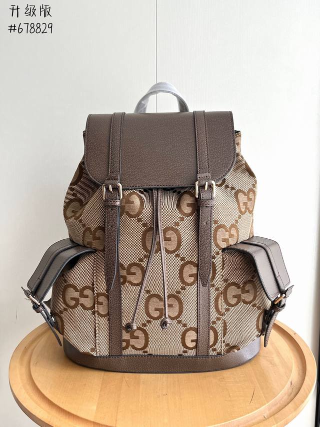Real shot# Style No.: 678829 Dimensions: 34X42X19Cm Known for its soft and sligh