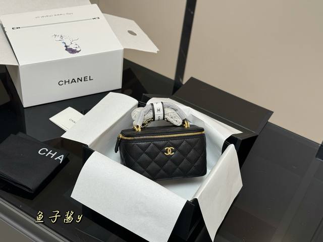 with folding box airplane box Upgraded quality Size: 17.11Cm Chanel small handl