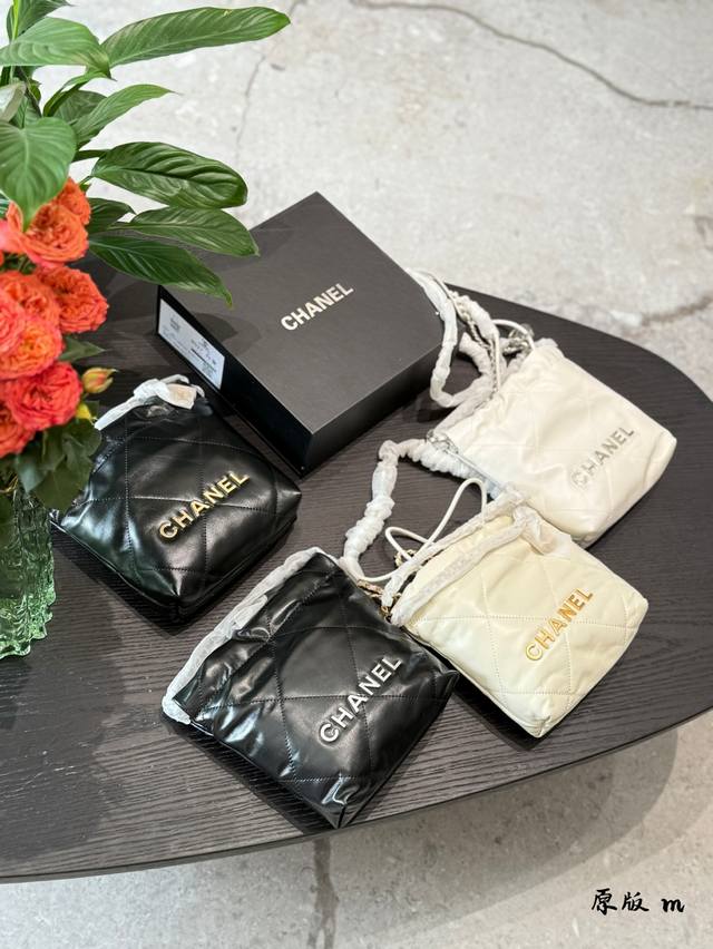 Chanel Mini garbage bag original sheepskin can be carried by hand or cross-body