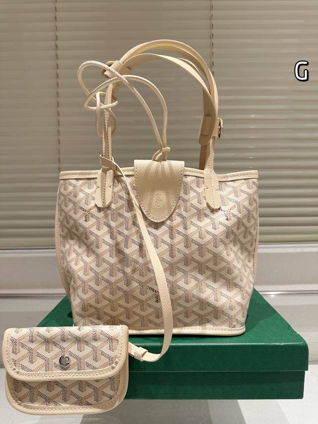 Gift boxSize: 21.20Cm Goyard shopping bagAll are custom made from beginning to e