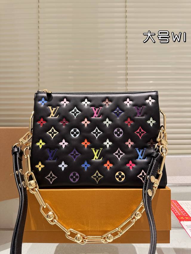 Full gift box Lv Coussin hug bag Cowhide version My favorite black and white Loo