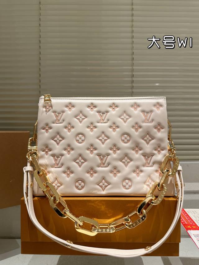 Full gift box Lv Coussin hug bag Cowhide version My favorite black and white Loo