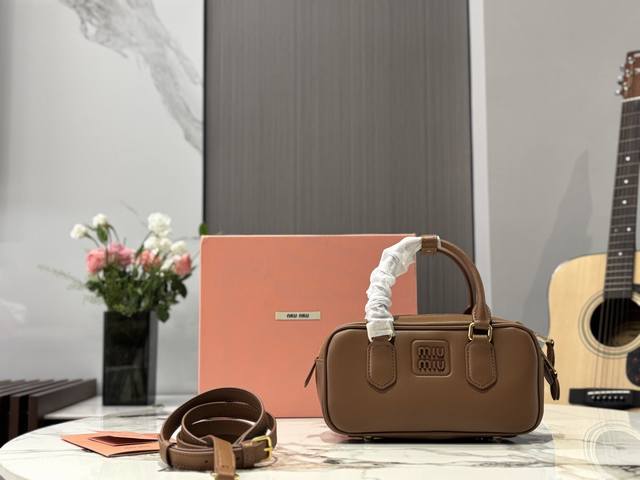 Upgraded version! With gift box 23*11Cm Miumiu bowling briefcase The bag is jus