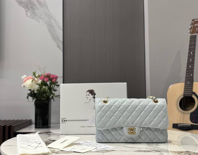 Chanel calfskin Cf series diamond bag Chanel beauty and practicality coexist in
