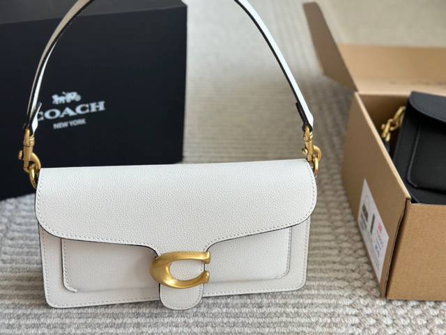 Replica cowhide Classic Tabby, the new color scheme has attracted many people as