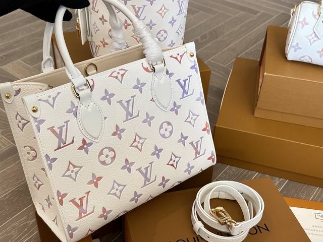 with boxSize:25*20Cm SmallVery good quality, come and buy if you know the goodsI