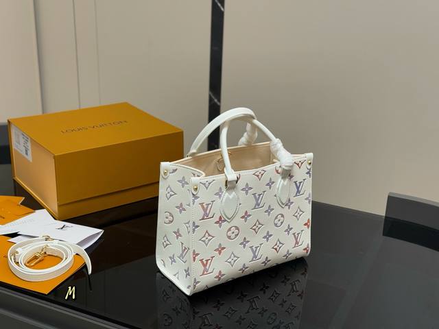 Folding boxSize: 26.20Cm Lv Onthego shopping baghas a hidden shoulder strap desi