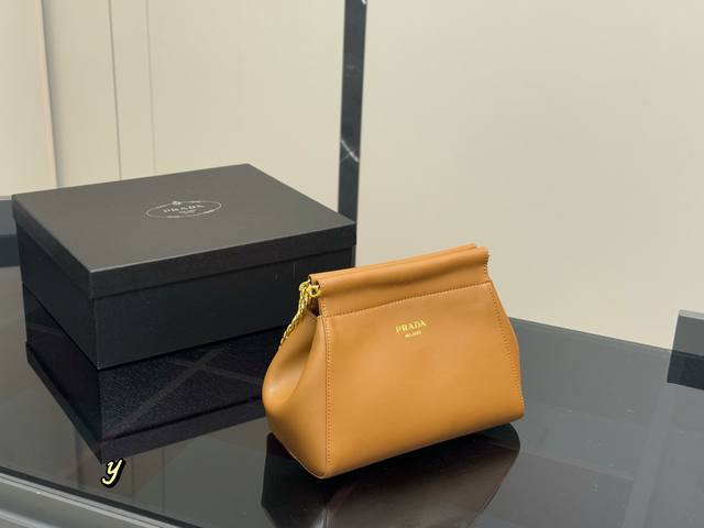 with box Size: 25.20Cm Prada Hobo second-hand underarm bag More casual and simp