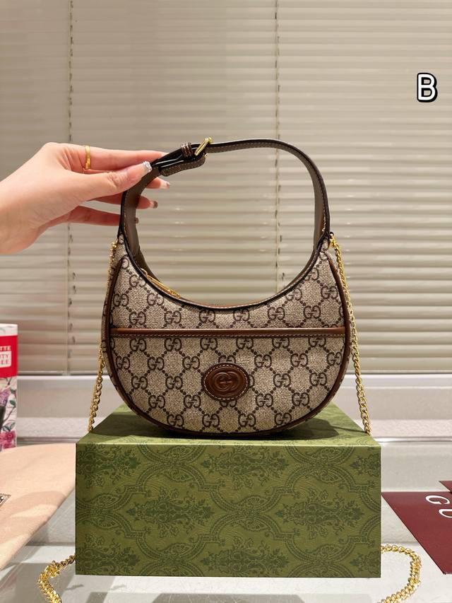cowhide versionGg Marmont half-moon bagGuccimarmonto has released another half-m