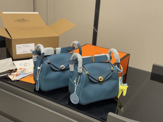 comes with full packaging Size: 19*13Cm Hermes Lindy gold buckle Made of top-gr