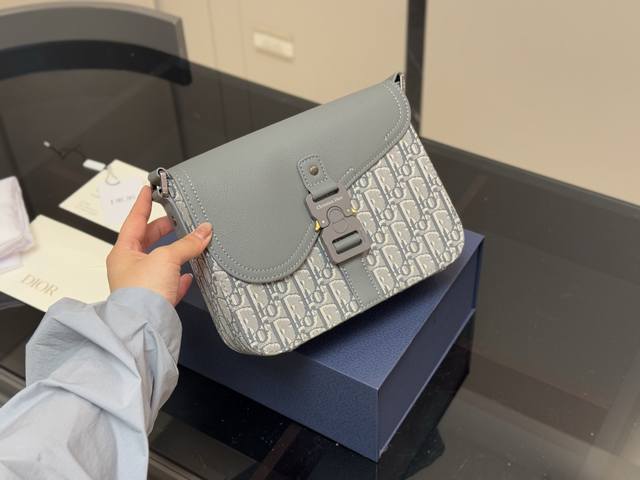 with box Size: 23.18Cm Dior Homme old flower messenger bag is really cool La ~
