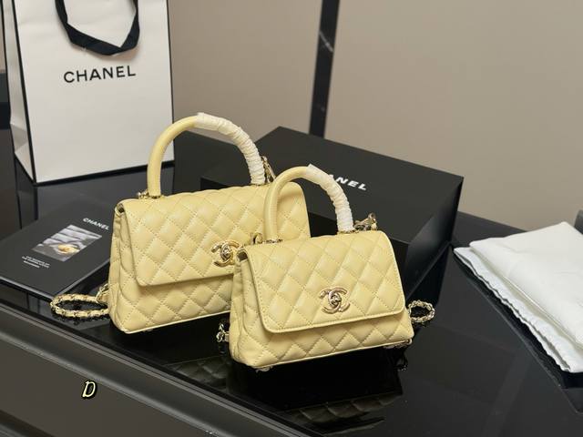 with folding box Size: 20.13Cm 23.14Cm Chanel Coco Handle handbag Grained cowhi