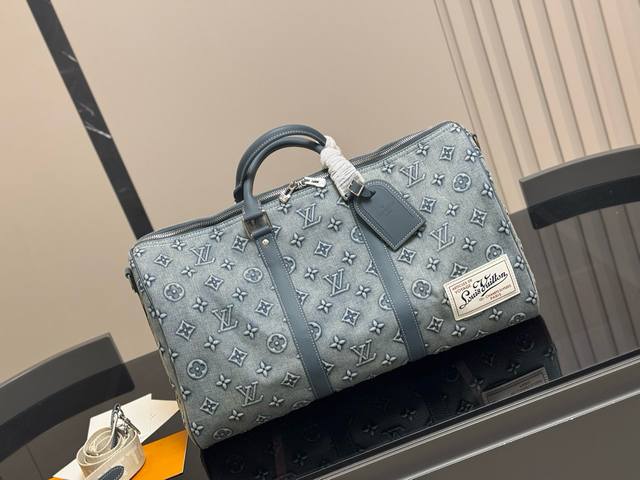 Super cool Lv Keepall travel bag Lvkeepall is the most commonly used bag for bus