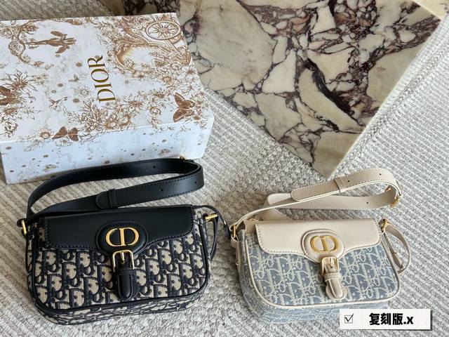 Dior25 Early Fall new models are available Looks great Sea salt blue D-Journey G