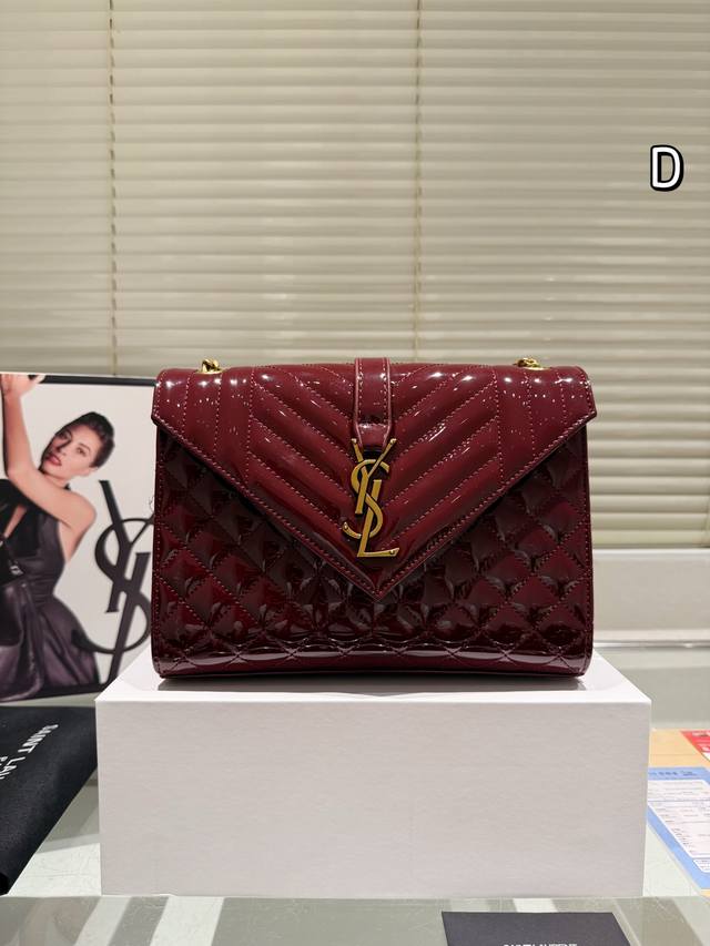 Patent leather Ysl Envelope bag real shot Today I update you with the Envelope b