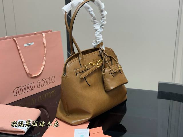 The original version does not come with a pendant Size: 41.31Cm Miumiu vintage