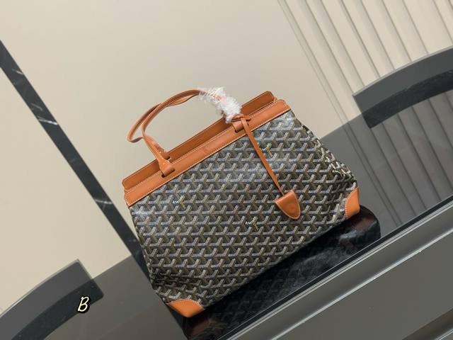 Goya's perfect commuter bag for working people is this one! Goyard Bellechasse i